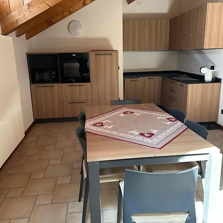 Mariachiara Hauese App Sole * Asiago
